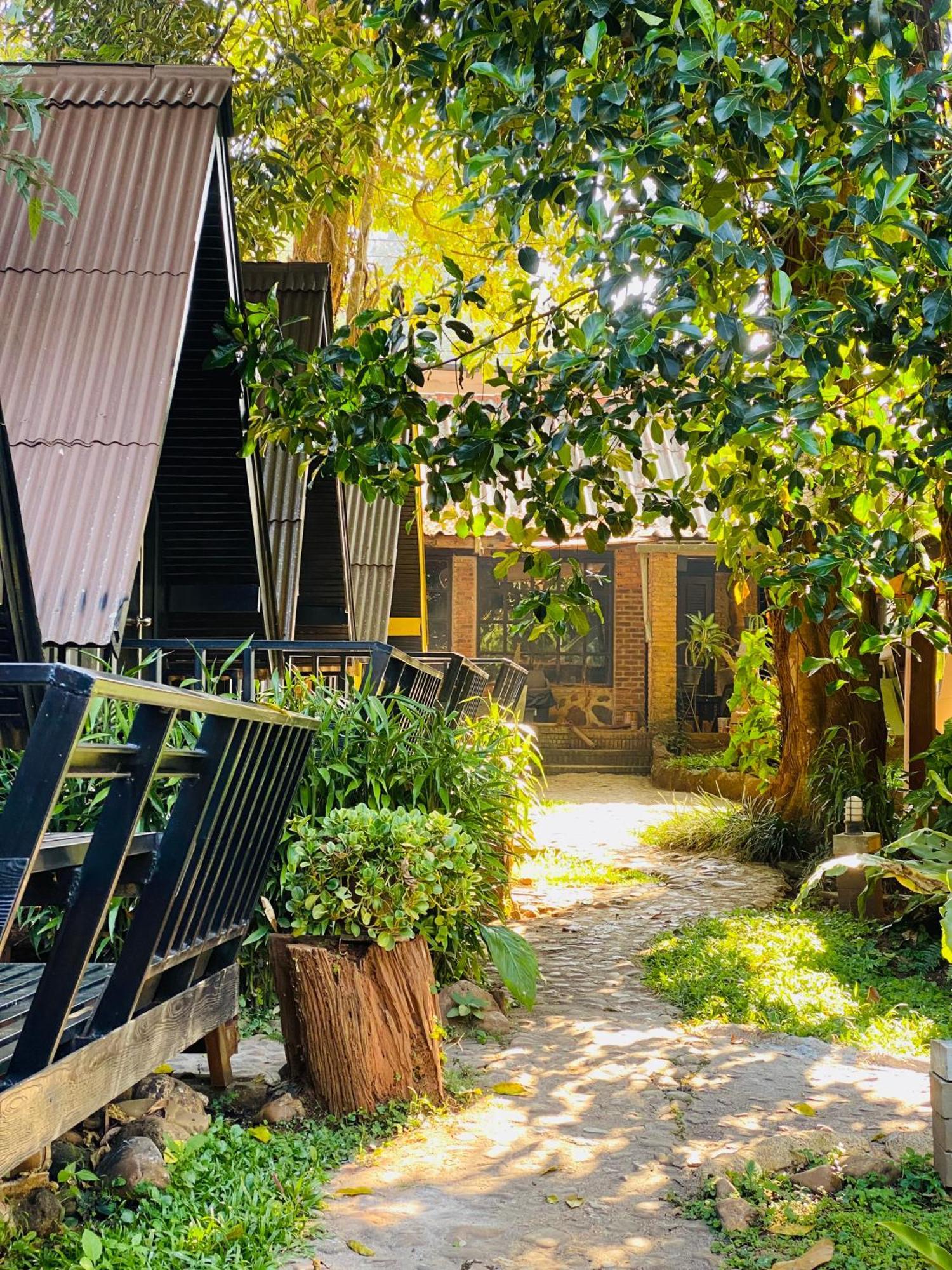 Little Eden Guesthouse Pang Mapha Exterior photo